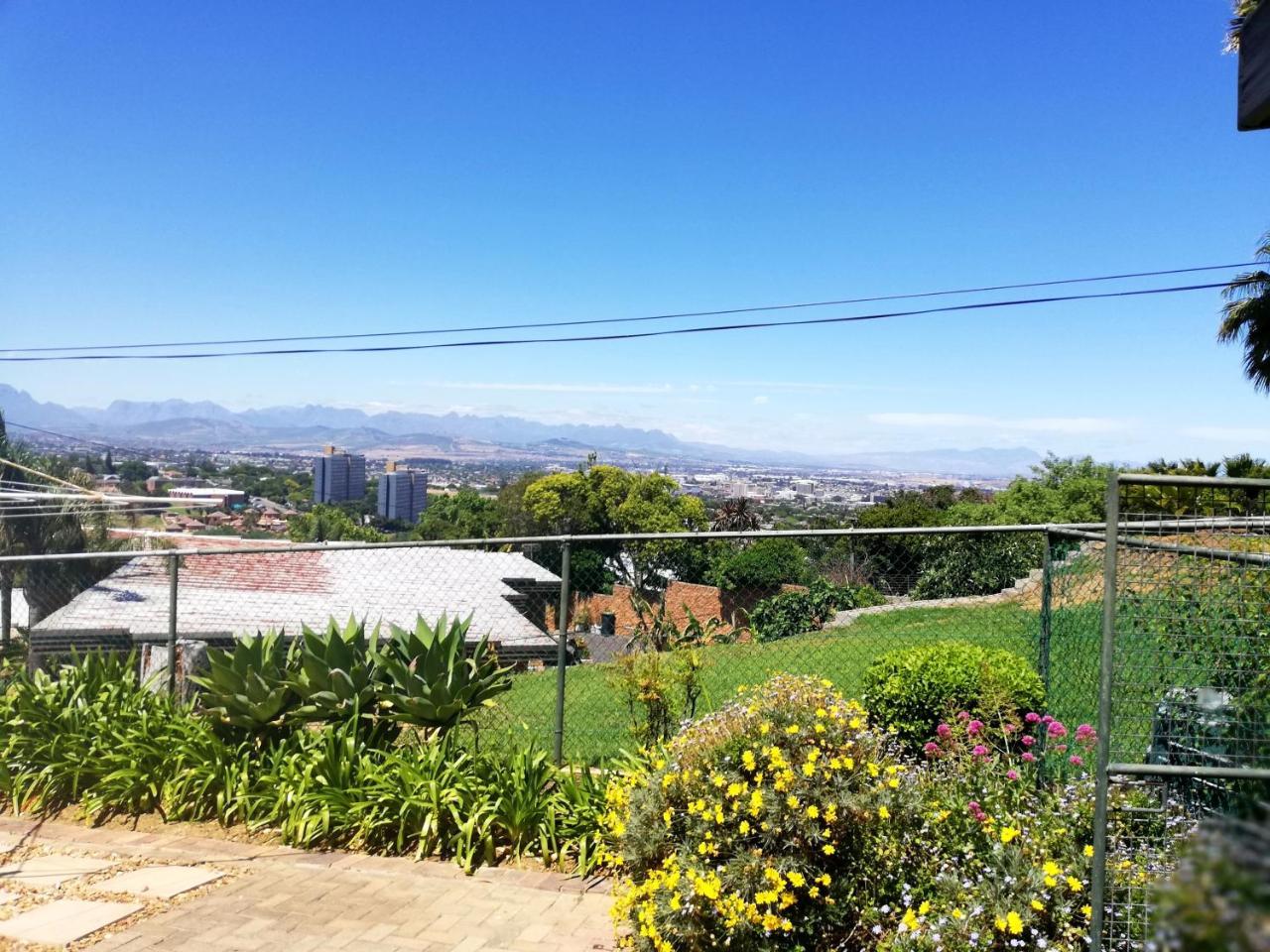 Hilltop Guesthouse Bellville Exterior photo